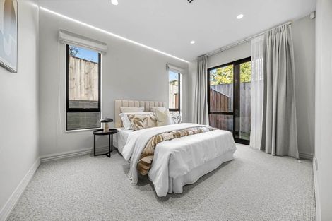 Photo of property in 3a Westbourne Road, Murrays Bay, Auckland, 0630