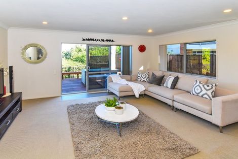 Photo of property in 6 Stranraer Crescent, Wattle Downs, Auckland, 2103