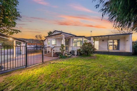 Photo of property in 12 Coates Grove, Silverstream, Upper Hutt, 5019