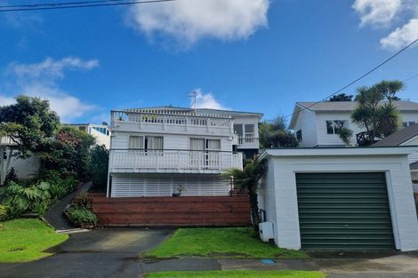 Photo of property in 12 Seabreeze Road, Narrow Neck, Auckland, 0624