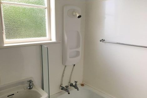 Photo of property in 33 Cairnfield Road, Kensington, Whangarei, 0112