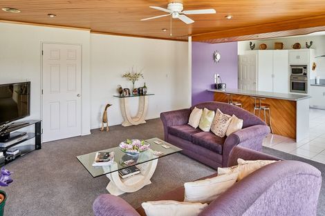 Photo of property in 30 Molyneux Close, Whitby, Porirua, 5024