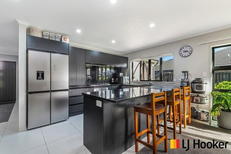 Photo of property in 31 Harbour Crest Drive, Waiuku, 2123