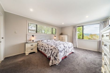 Photo of property in 17 Seymour Grove, Kingsley Heights, Upper Hutt, 5018