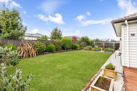 Photo of property in 9 Walter Ruddock Avenue, Kumeu, 0810