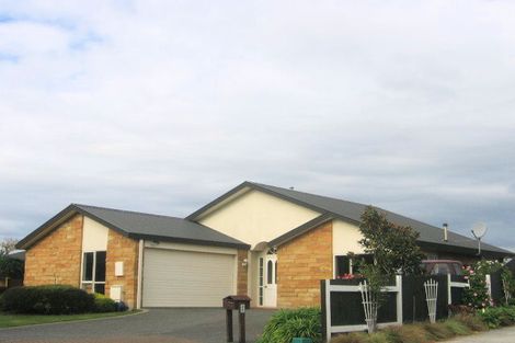 Photo of property in 25 Strachan Way, Highbury, Palmerston North, 4412