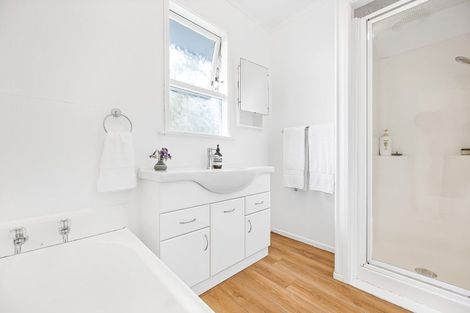 Photo of property in 156 Godley Road, Titirangi, Auckland, 0604