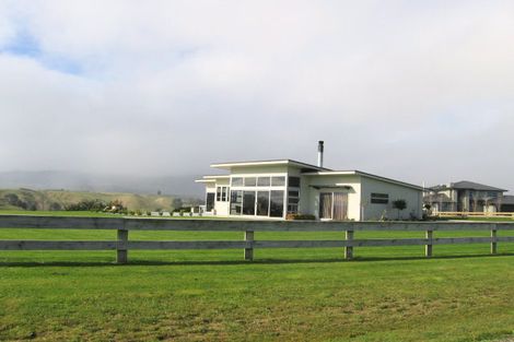 Photo of property in 14 Branksome Place, Aokautere, Palmerston North, 4471