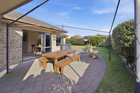 Photo of property in 40 Mcleod Place, Papamoa Beach, Papamoa, 3118