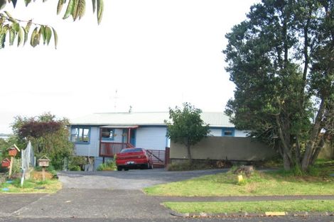 Photo of property in 14 Ellesmere Crescent, Pakuranga Heights, Auckland, 2010