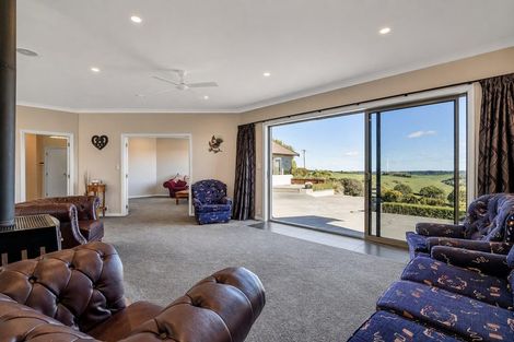 Photo of property in 355 Ngawhini Road, Hawera, 4674