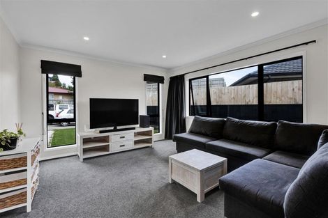 Photo of property in 15 Frederick Place, Whalers Gate, New Plymouth, 4310