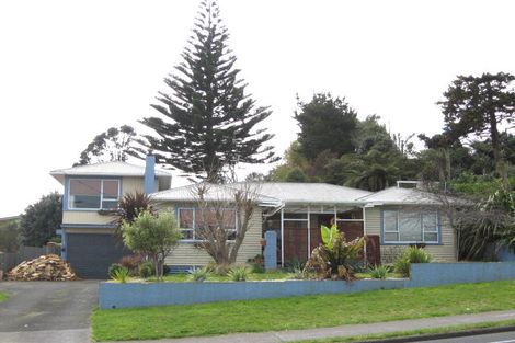 Photo of property in 122 Omata Road, Marfell, New Plymouth, 4310