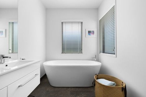 Photo of property in 17 Ellesmere Avenue, Jacks Point, Queenstown, 9371