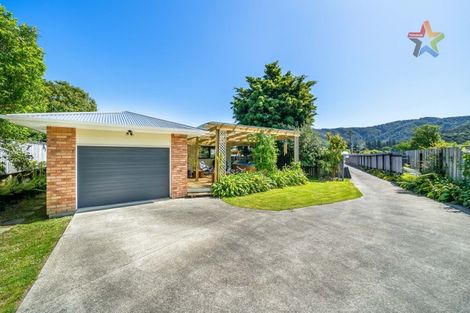 Photo of property in 1a Peel Place, Wainuiomata, Lower Hutt, 5014