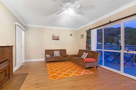 Photo of property in 17 Waiho Terrace, Elsdon, Porirua, 5022