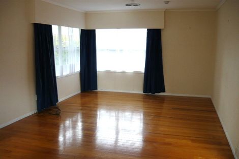 Photo of property in 2/8 Edgewater Drive, Pakuranga, Auckland, 2010
