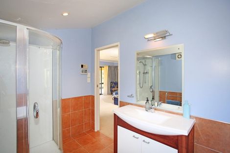 Photo of property in 166 Holmes Road, Waiuku, 2682