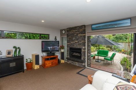 Photo of property in 82 Tauroa Road, Havelock North, 4130