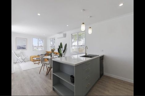 Photo of property in 21 Waione Avenue, Te Atatu Peninsula, Auckland, 0610