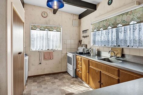 Photo of property in 10 Green Lane, Hawera, 4610