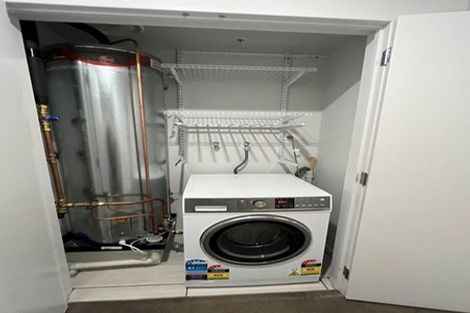 Photo of property in Pinnacle Apartments, E402/160 Victoria Street, Te Aro, Wellington, 6011