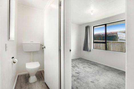 Photo of property in 24 Fergusson Street, Marton, 4710