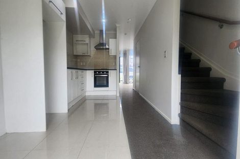 Photo of property in 9/4 Wallson Crescent, Wiri, Auckland, 2104