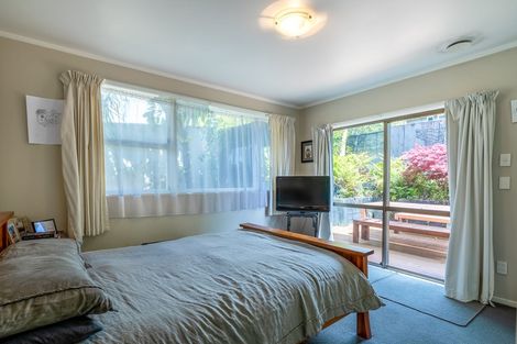 Photo of property in 21 South Lynn Road, Titirangi, Auckland, 0604