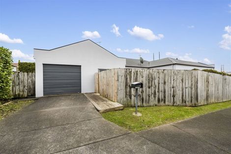 Photo of property in 1 Pyrite Street, Westgate, Auckland, 0614