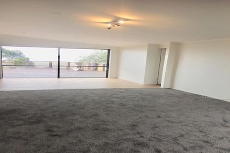 Photo of property in 18 Cliff View Drive, Green Bay, Auckland, 0604