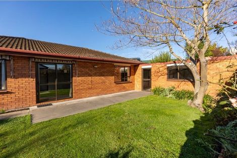 Photo of property in 1/24 Sawtell Place, Northcote, Christchurch, 8052