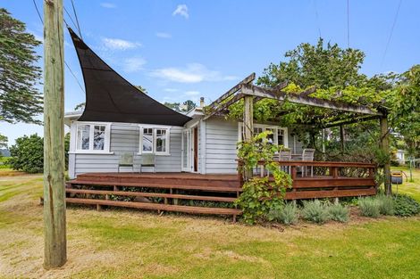 Photo of property in 37 Camp Road, Coroglen, Whitianga, 3591