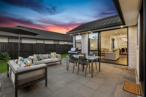 Photo of property in 8 Sarcodia Place, Papamoa Beach, Papamoa, 3118