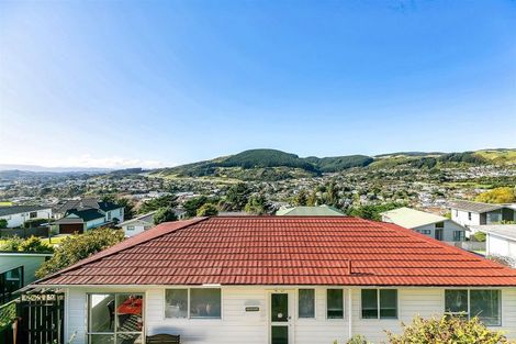 Photo of property in 56 Fyvie Avenue, Tawa, Wellington, 5028
