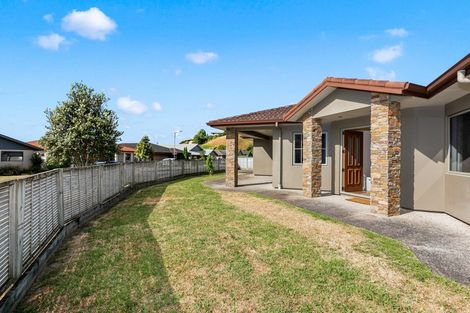 Photo of property in 8 Tarn Close, Pyes Pa, Tauranga, 3112