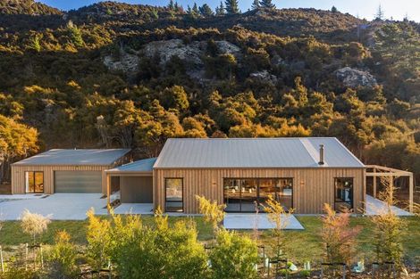 Photo of property in 10 Goldie Lane, Albert Town, Wanaka, 9305