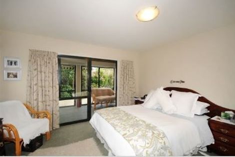 Photo of property in 2 Yarrum Lane, Avonhead, Christchurch, 8042