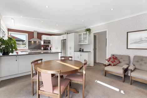 Photo of property in 4 Medallion Court, Kelvin Grove, Palmerston North, 4414