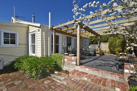 Photo of property in 280 Cashmere Road, Westmorland, Christchurch, 8025