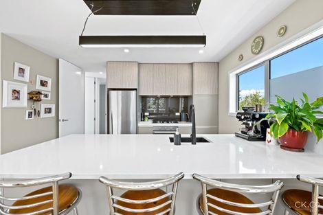 Photo of property in 22 Otonga Heights, Maungaraki, Lower Hutt, 5010