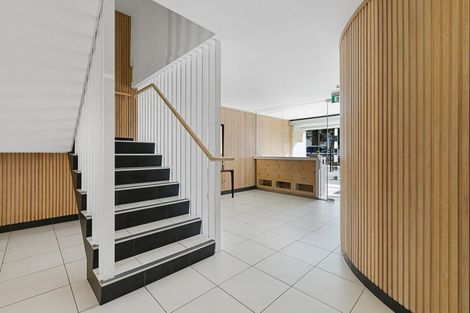 Photo of property in Oriana Apartments, 248 Oriental Parade, Oriental Bay, Wellington, 6011