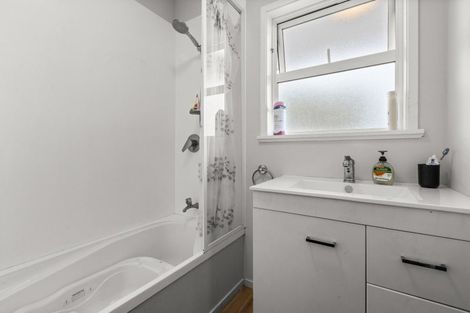 Photo of property in 27 Downing Avenue, Pirimai, Napier, 4112