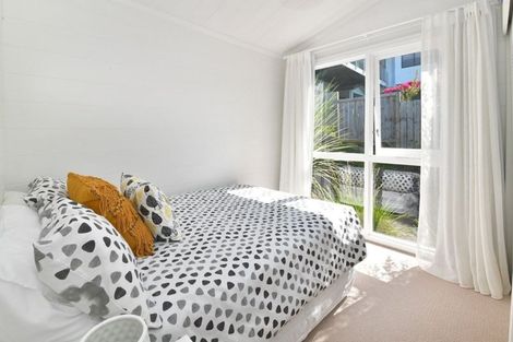 Photo of property in 56 Duncansby Road, Stanmore Bay, Whangaparaoa, 0932