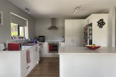 Photo of property in 87b Kaurilands Road, Titirangi, Auckland, 0604