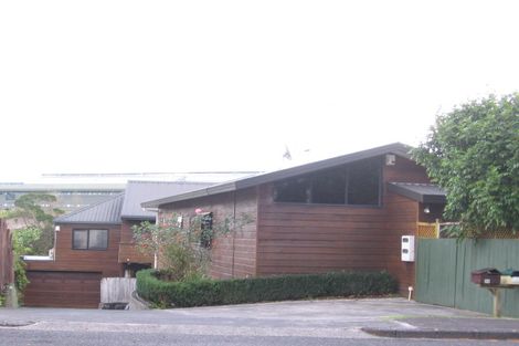 Photo of property in 1/36 Sherwood Avenue, Te Atatu South, Auckland, 0610