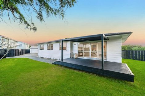 Photo of property in 54 Pukeroa Place, Papakura, 2110
