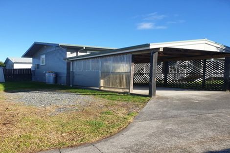 Photo of property in 3 Stevenson Road, Clarks Beach, 2122