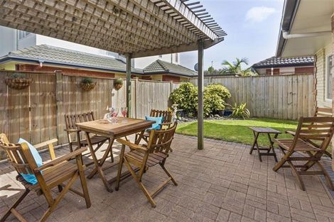 Photo of property in 12 Carousel Crescent, East Tamaki Heights, Auckland, 2016