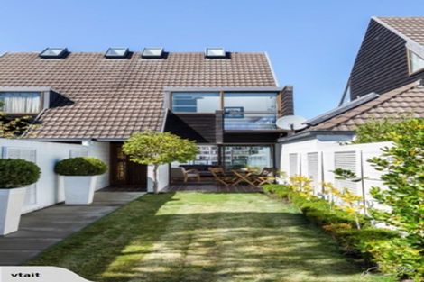 Photo of property in 94b Aikmans Road, Merivale, Christchurch, 8014